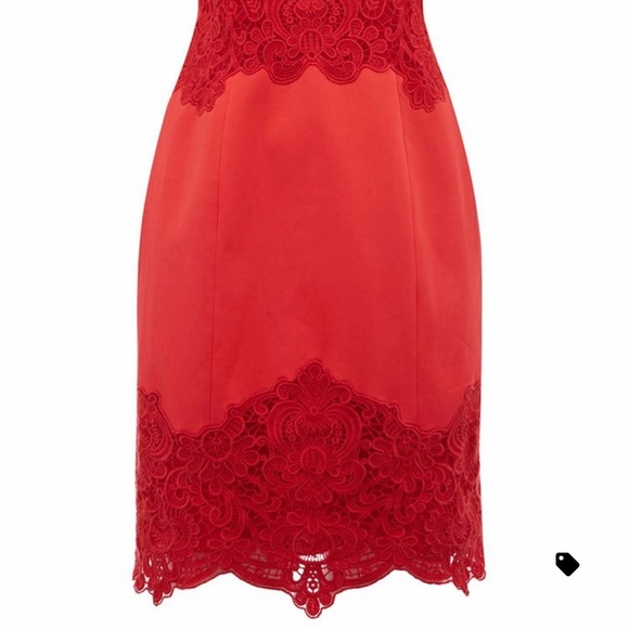 Red Karen Millen dress with lace - Picture 3 of 10